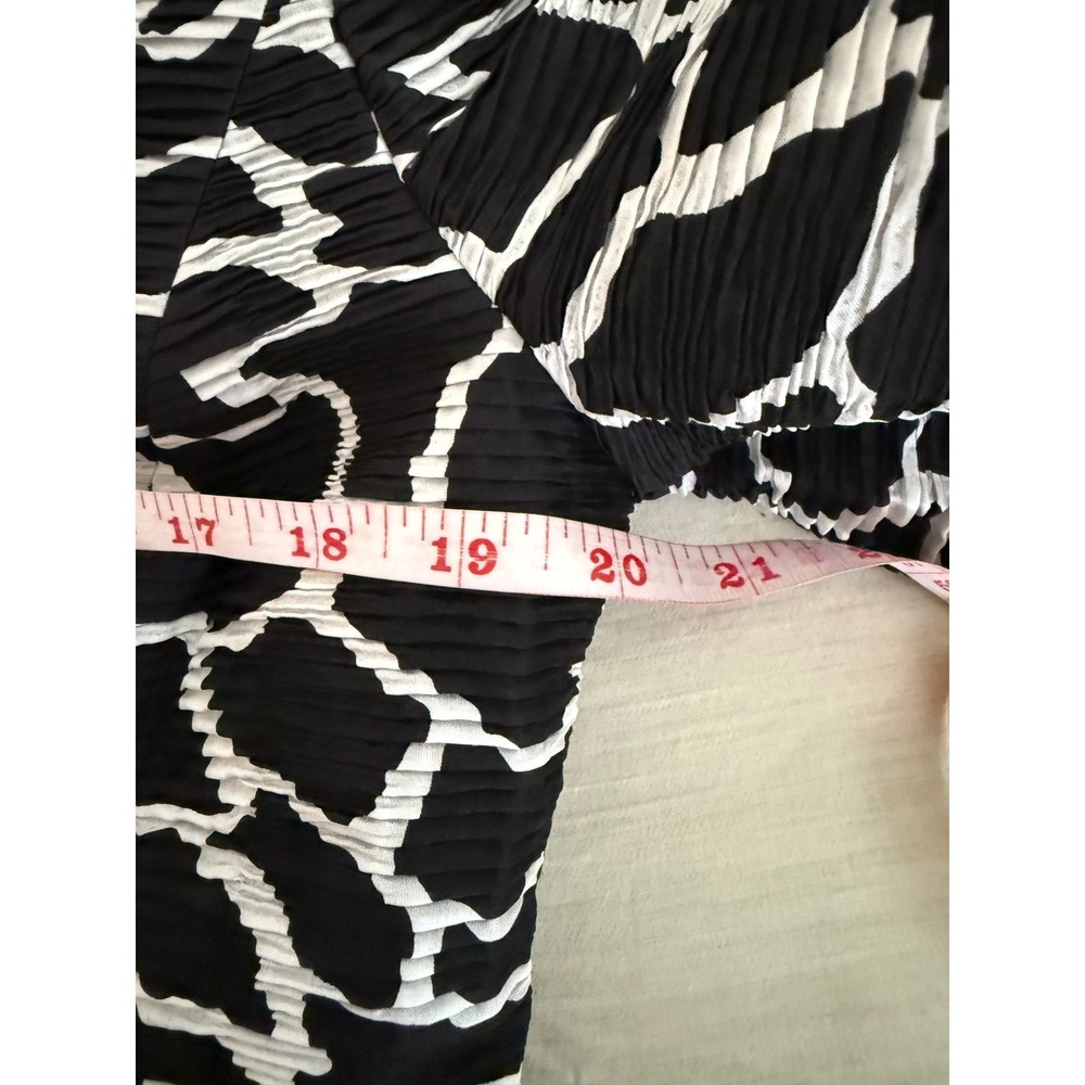 Flores & Flores Silk Blazer Jacket Black White‎ Giraffe Print Red Lined 8 - Picture 6 of 7